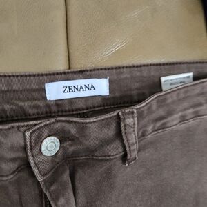 Zenana Outfitters Brown Ankle & Cropped Jeans